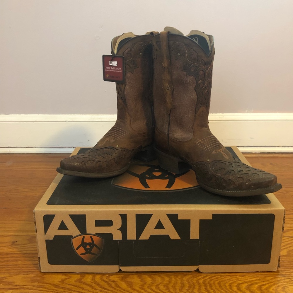 NWT Ariat Vera Cruz Cowboy Boots size 9
